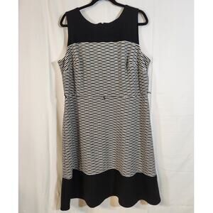 Roz & Ali $64 Sz 16 Black White Stripe Fit Flare Stretch Sleeveless Professional